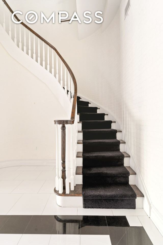 18 E 62nd St #2 - Photo 7 of 21