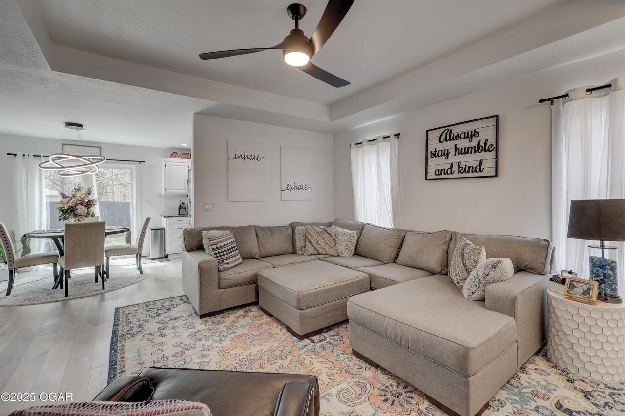 119 West Briarbrook Lane - Photo 4 of 25