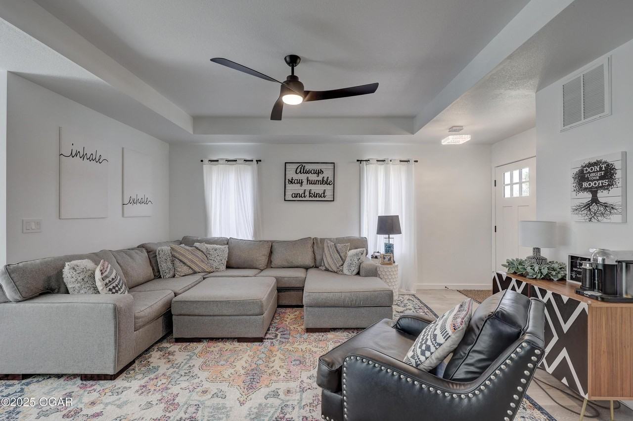 119 West Briarbrook Lane - Photo 5 of 25