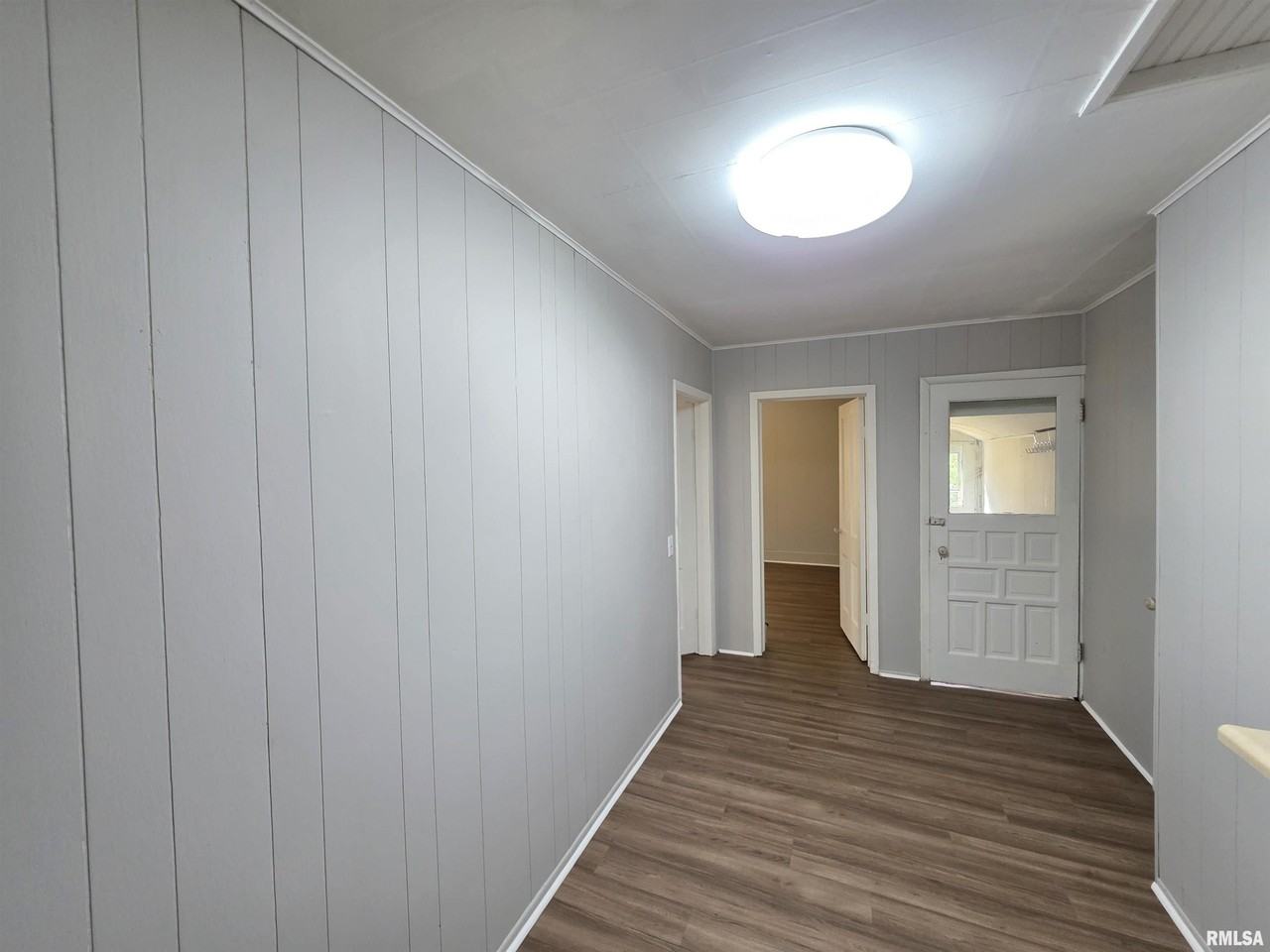 405 S Main St - Photo 6 of 16