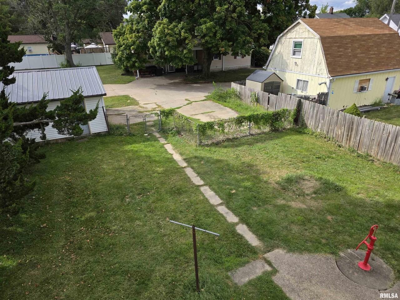 405 S Main St - Photo 7 of 16