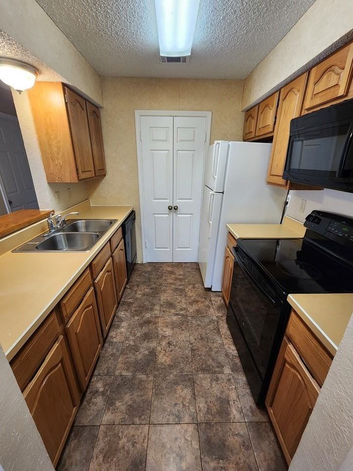 3316 Caldera Boulevard - Photo 7 of 18