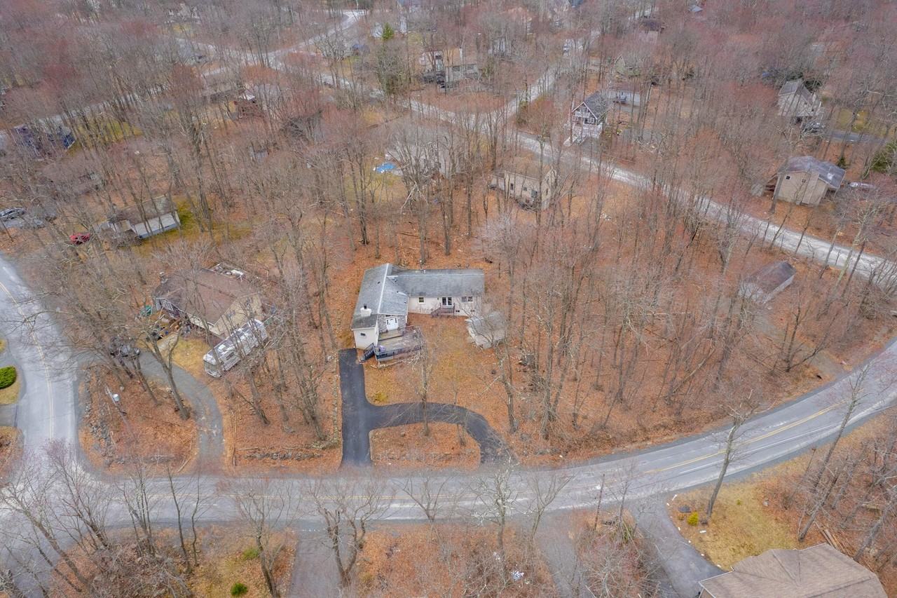 1458 Belgravia Dr - Photo 5 of 47