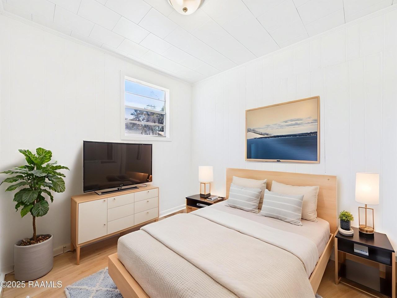 711 East Lessley Street - Photo 4 of 14