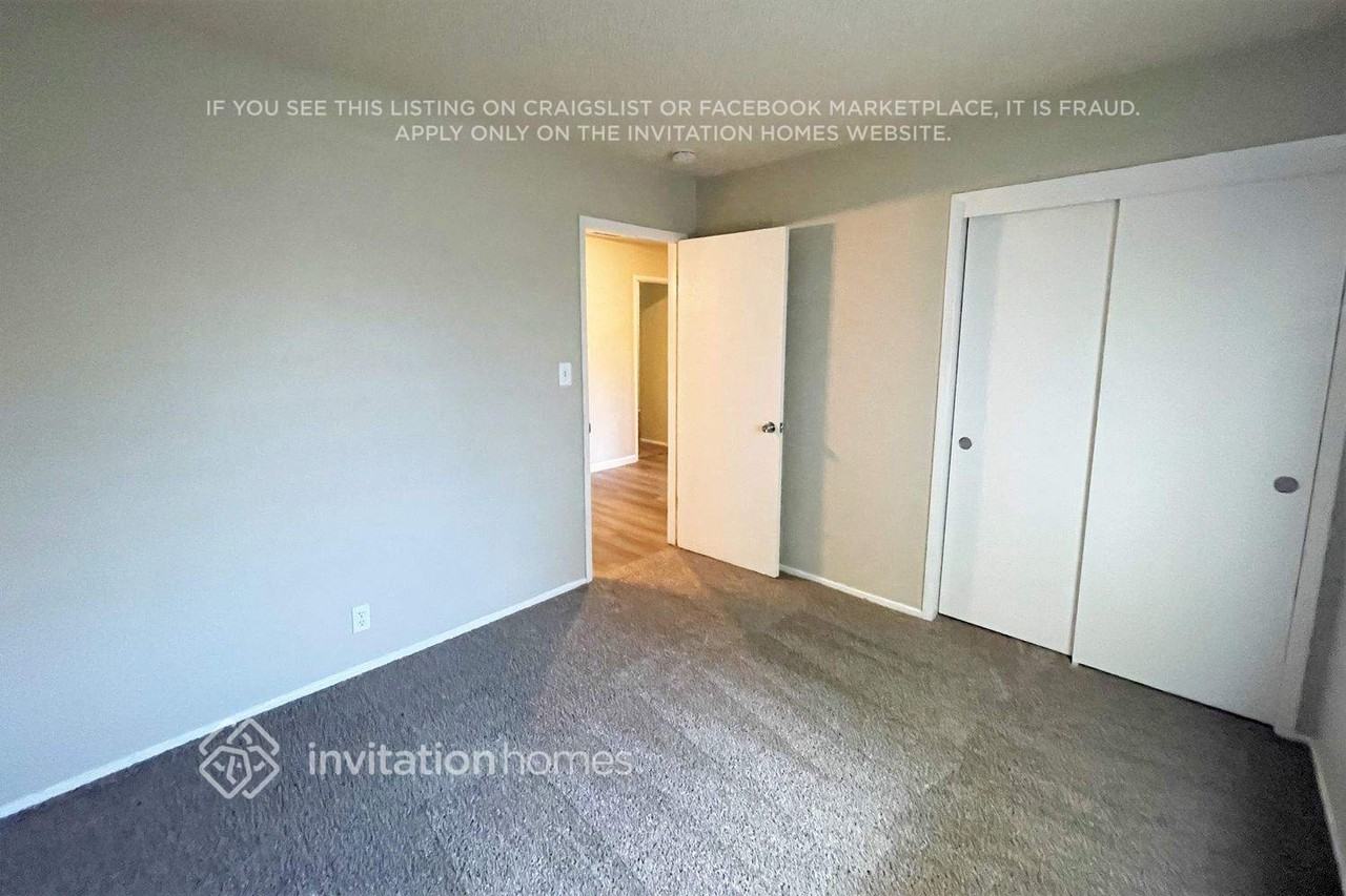 217 Locust Dr - Photo 6 of 15