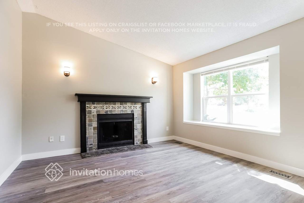 19672 East Purdue Circle - Photo 4 of 15