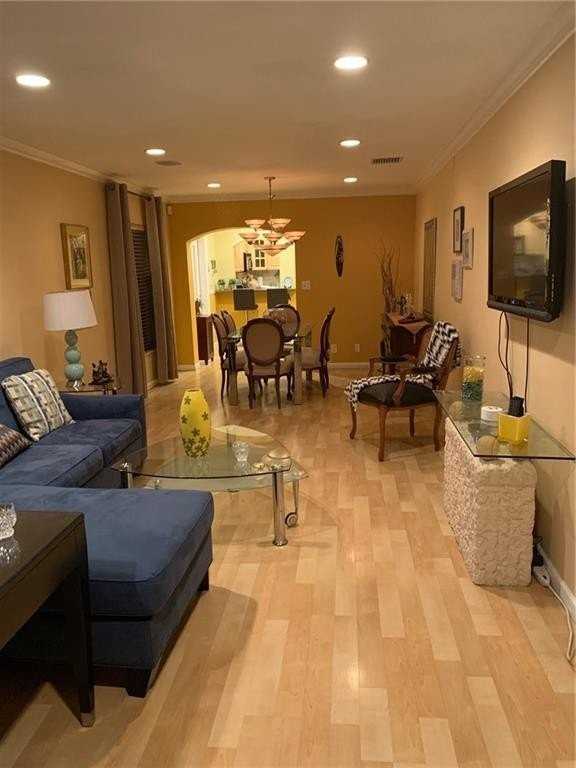 1334 Northeast 16th Avenue #REAR - Photo 4 of 37