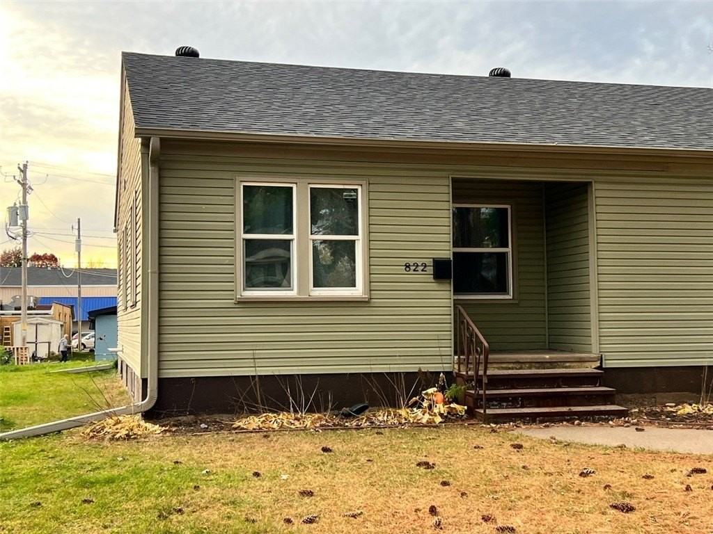 824 Craite Ave - Photo 2 of 18