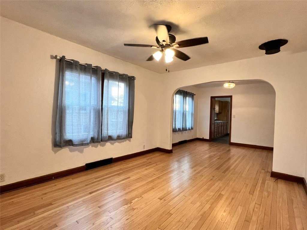 824 Craite Ave - Photo 4 of 18