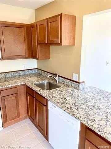 156 N Worth St #2S - Photo 5 of 32