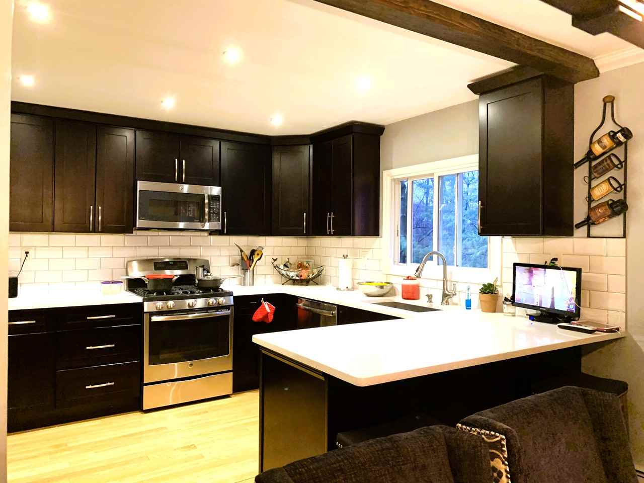 56 Sergent Court - Photo 7 of 25