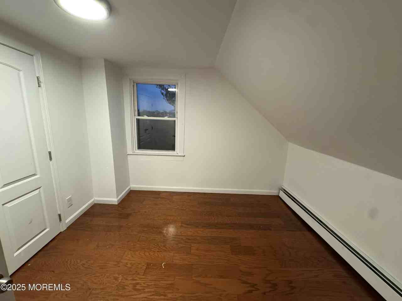 346 Chelsea Ave - Photo 6 of 10