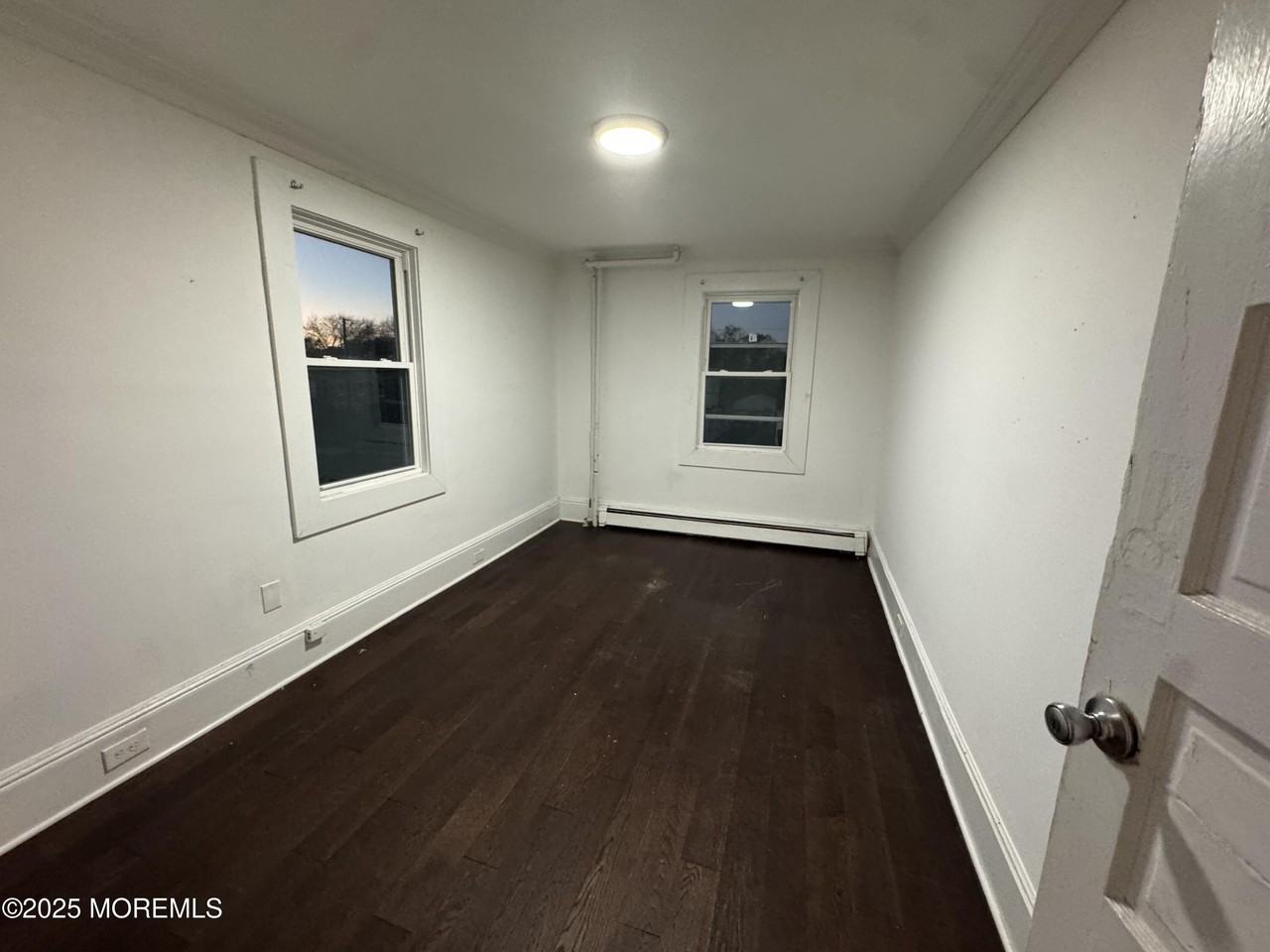 346 Chelsea Ave - Photo 7 of 10