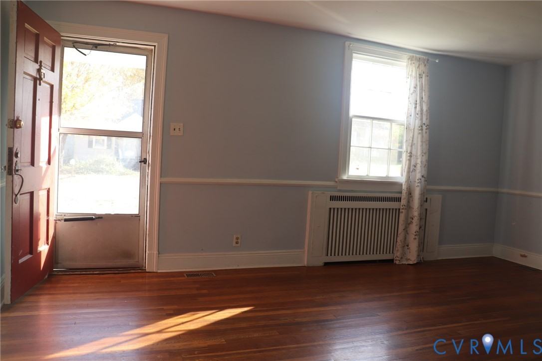 2628 Kenwood Ave - Photo 4 of 13