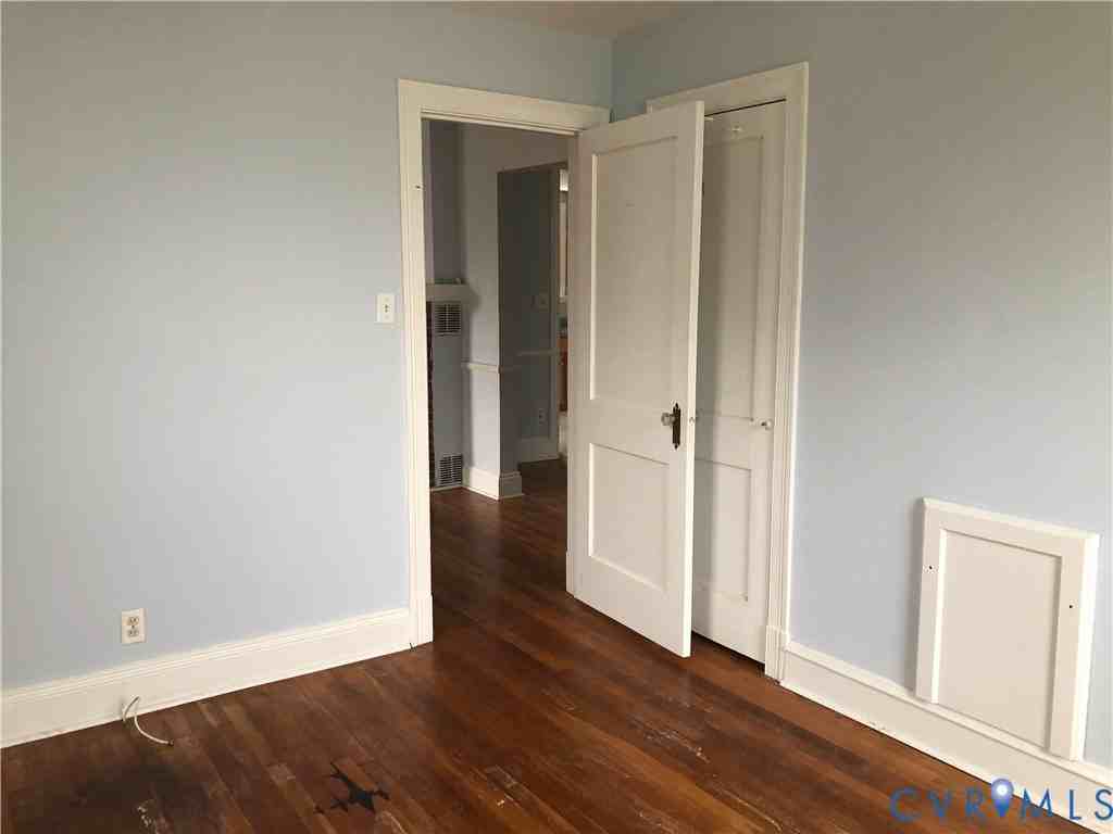 2628 Kenwood Ave - Photo 6 of 13