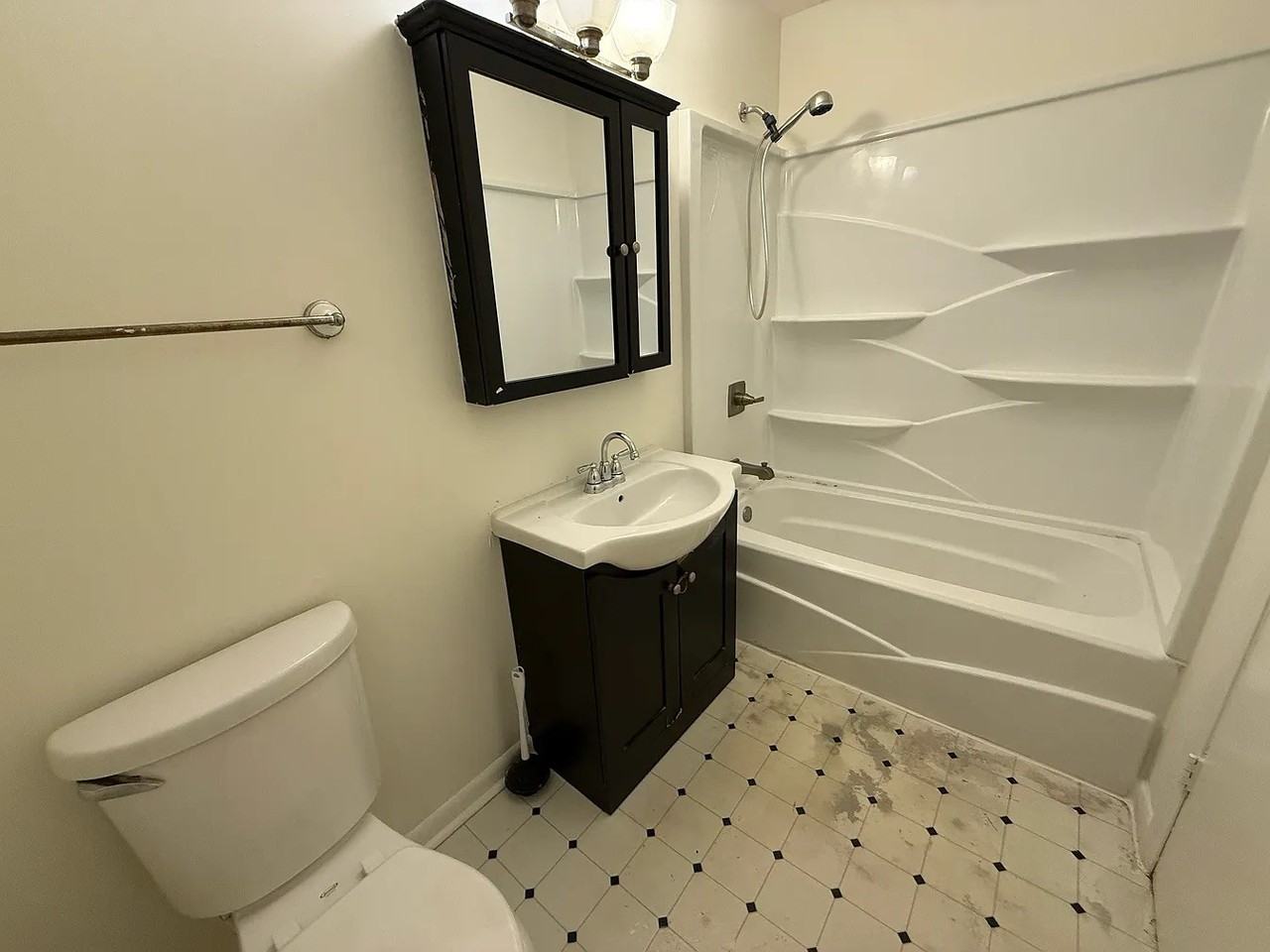 6105 Henry Ford Drive - Photo 5 of 17