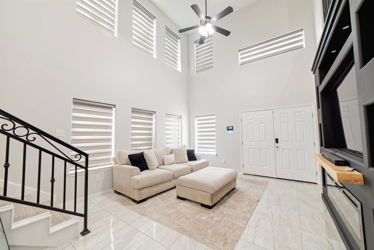 5405 Jersey Dr - Photo 3 of 32