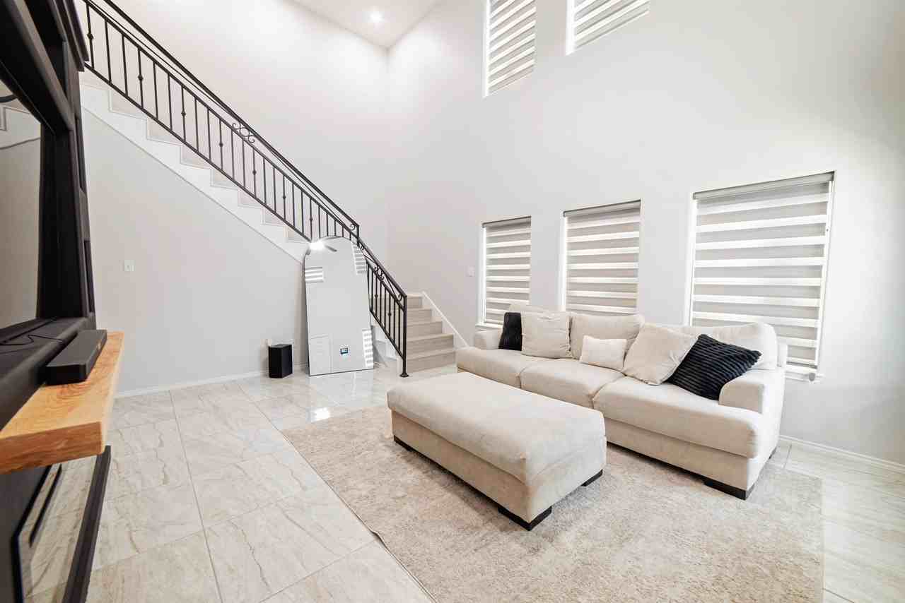 5405 Jersey Dr - Photo 4 of 32