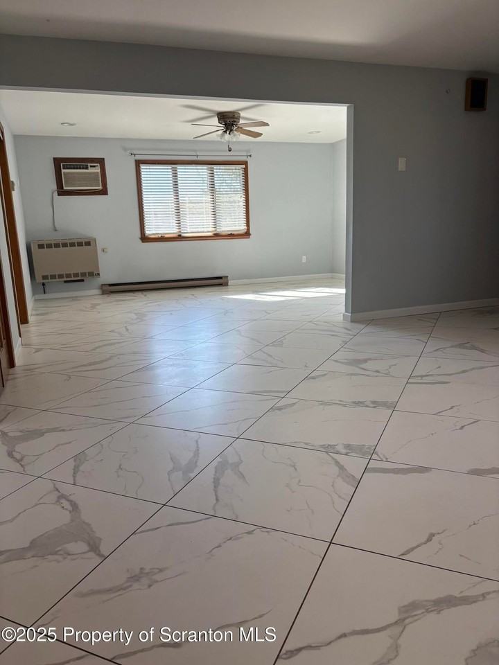 559 Penn Avenue - Photo 4 of 9