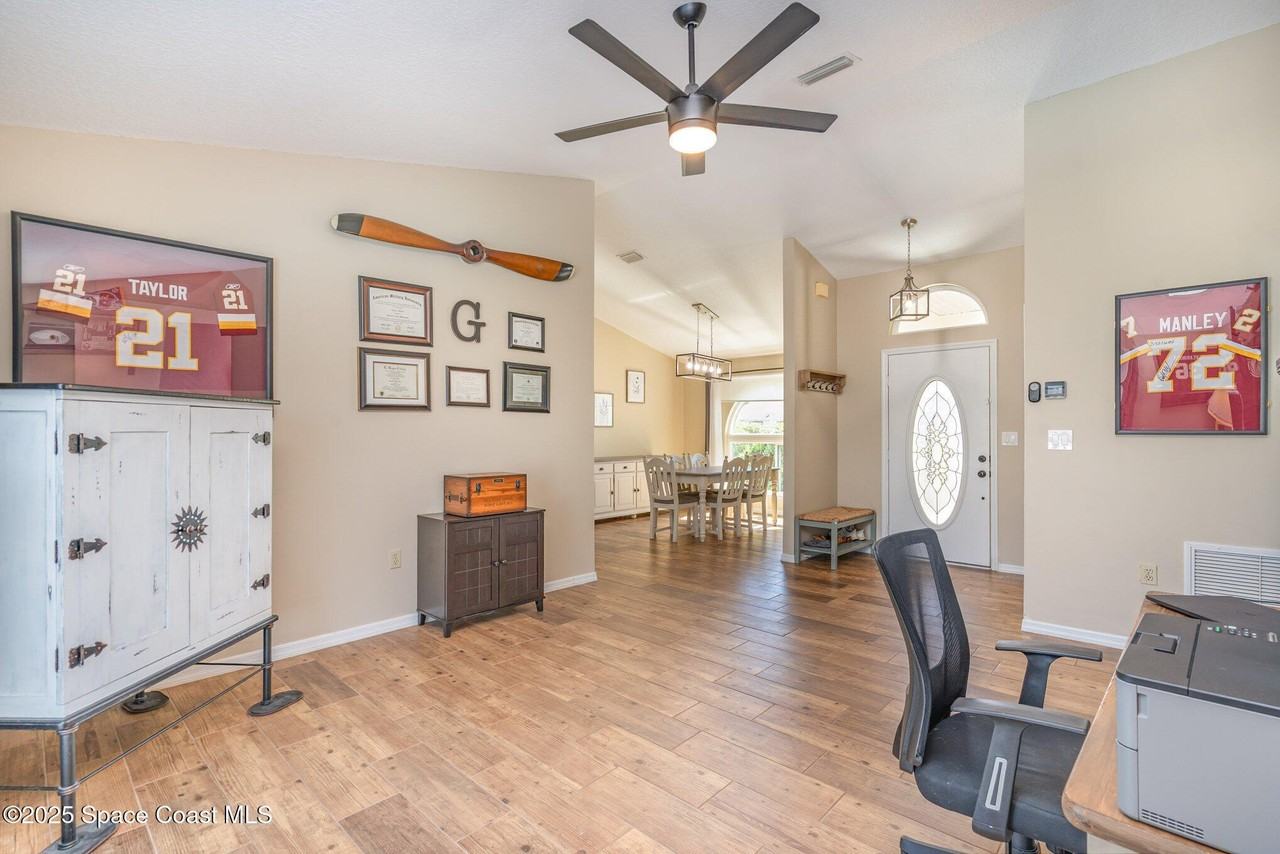 1781 Radisson St Nw - Photo 3 of 26