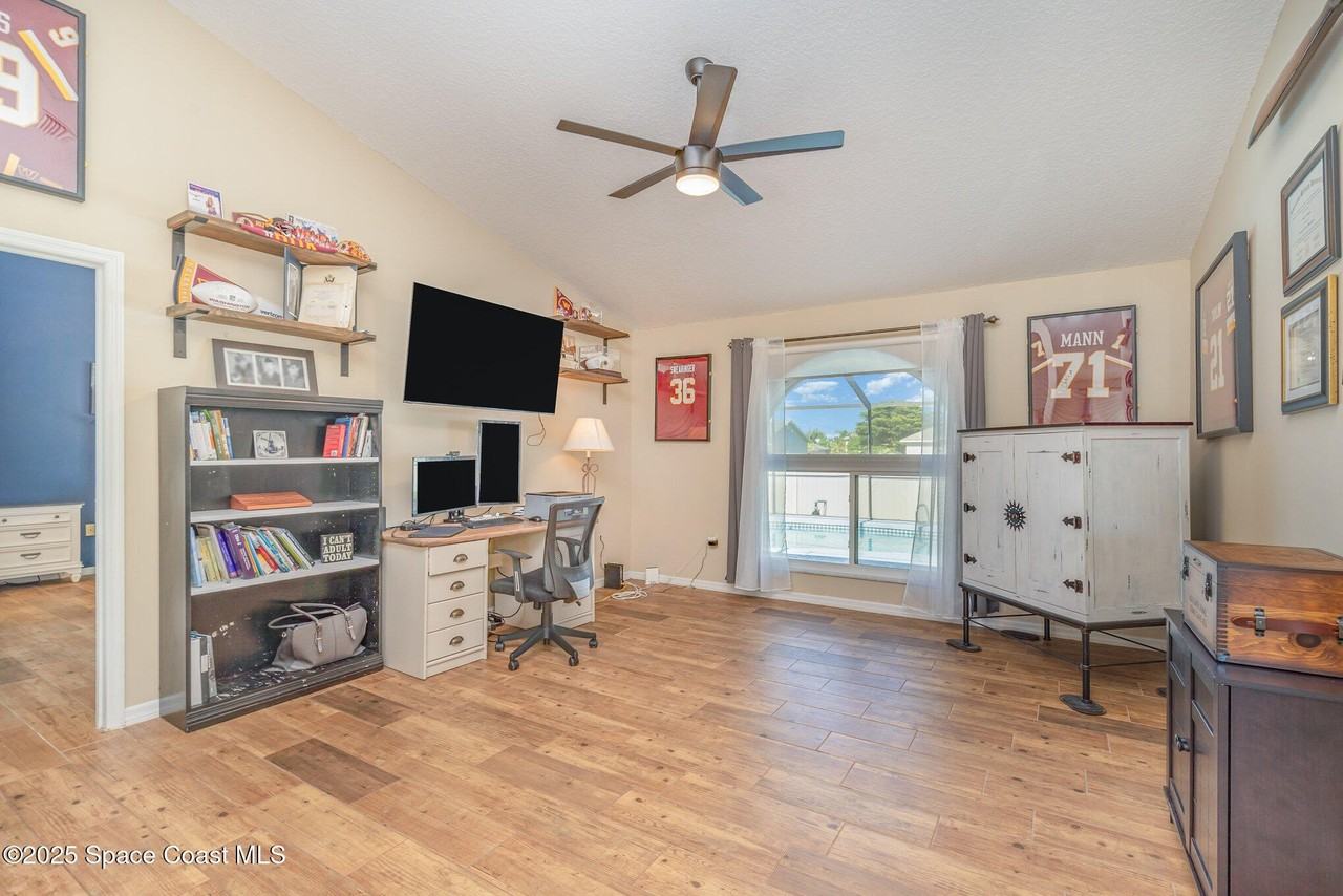 1781 Radisson St Nw - Photo 4 of 26