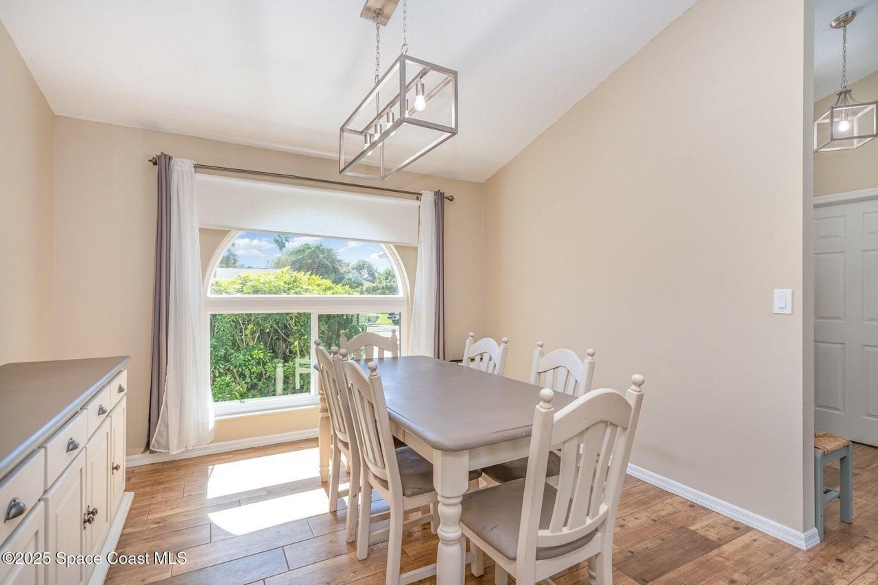 1781 Radisson St Nw - Photo 5 of 26