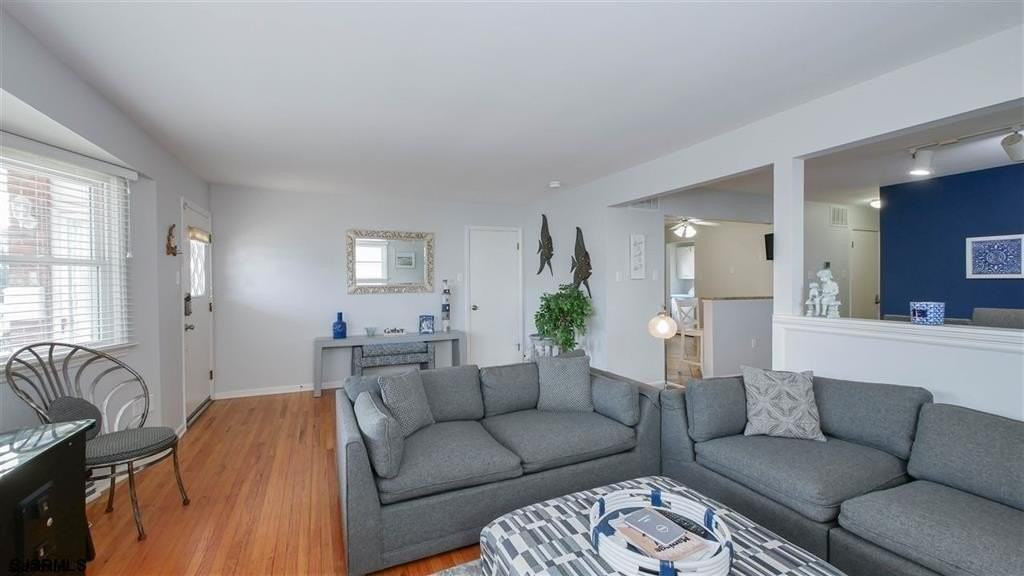 6903 Ventnor Ave - Photo 4 of 25