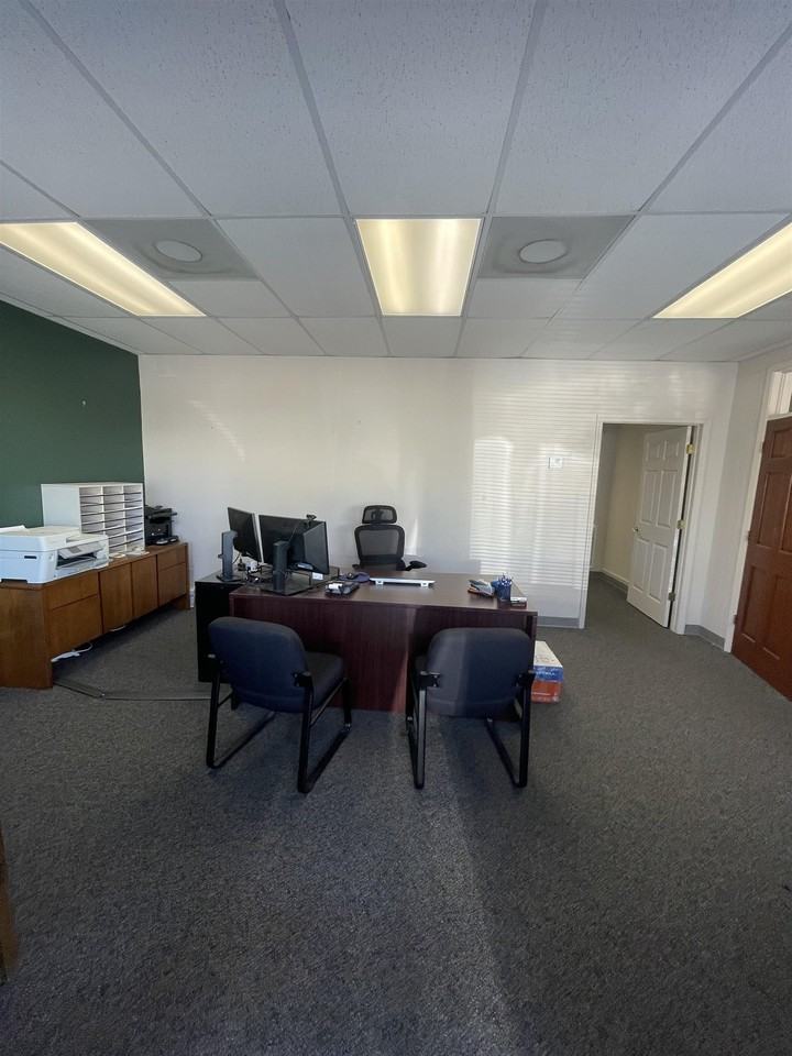 105 W Main St - Photo 6 of 15