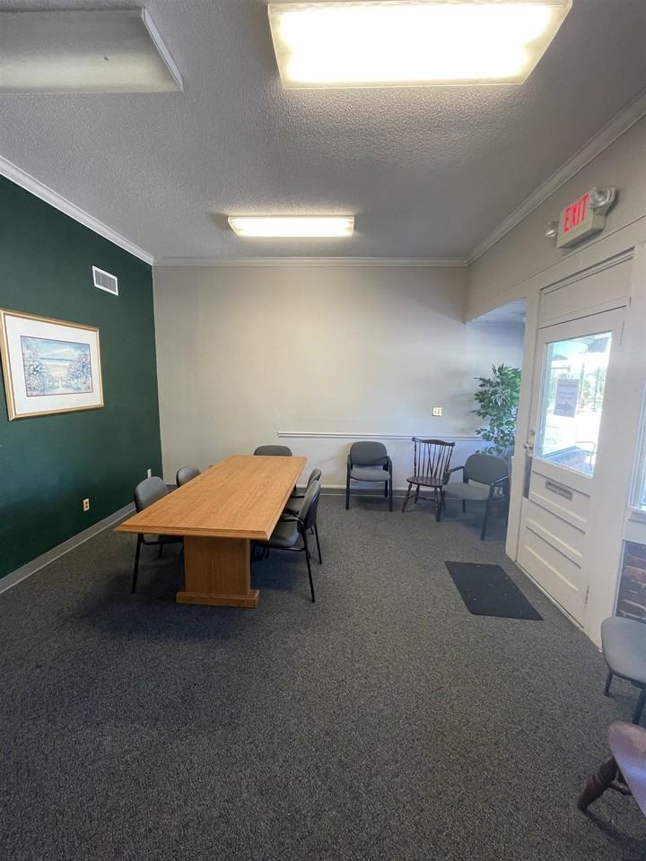 105 W Main St - Photo 7 of 15