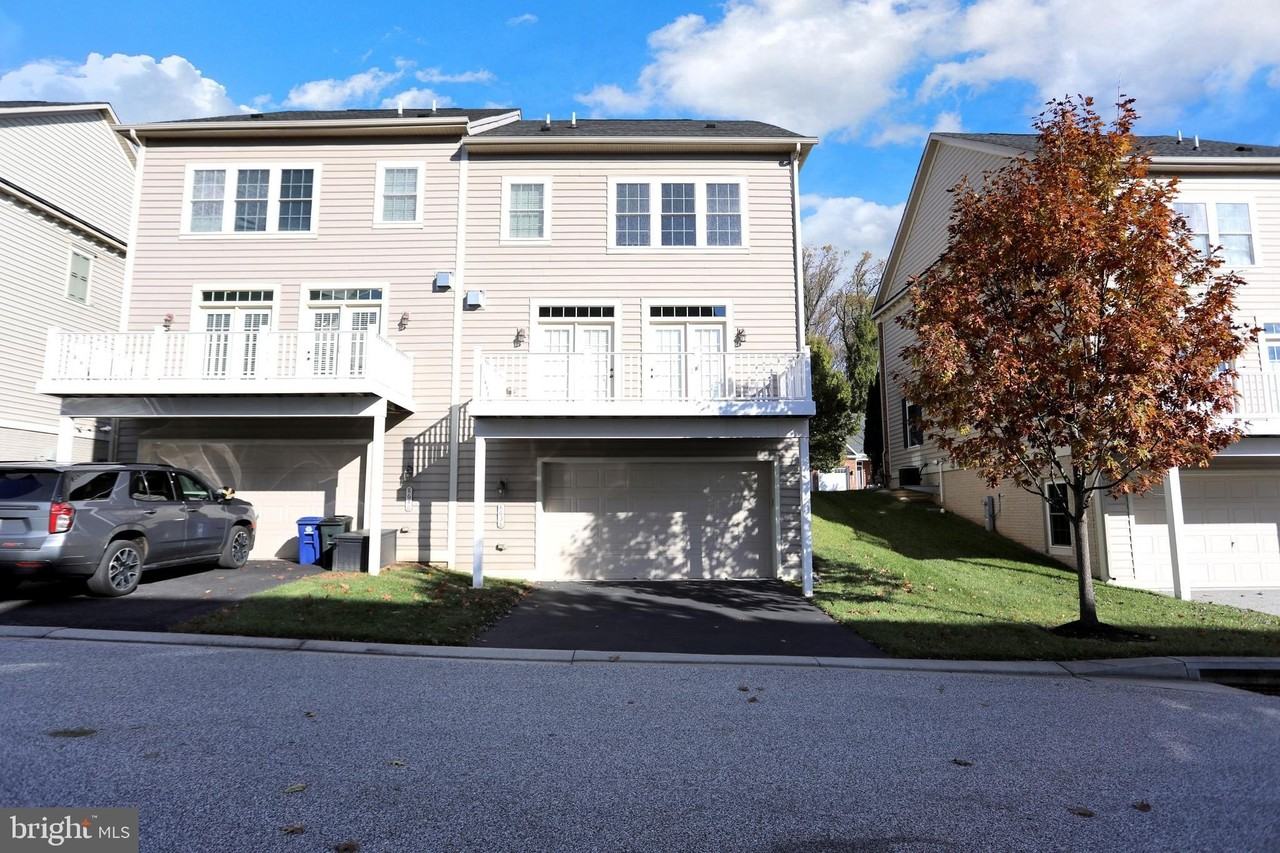 8638 Westford Rd - Photo 7 of 36