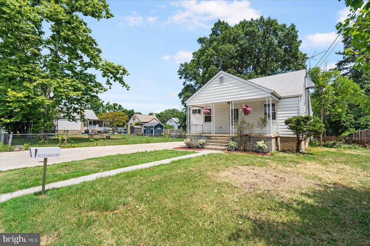 303 Miles Road - Photo 3 of 37