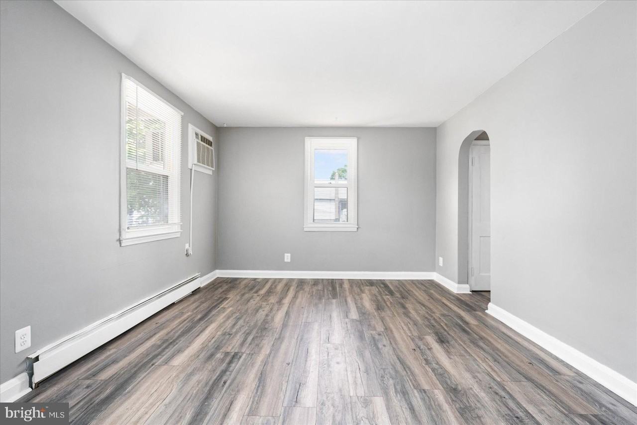 303 Miles Road - Photo 7 of 37