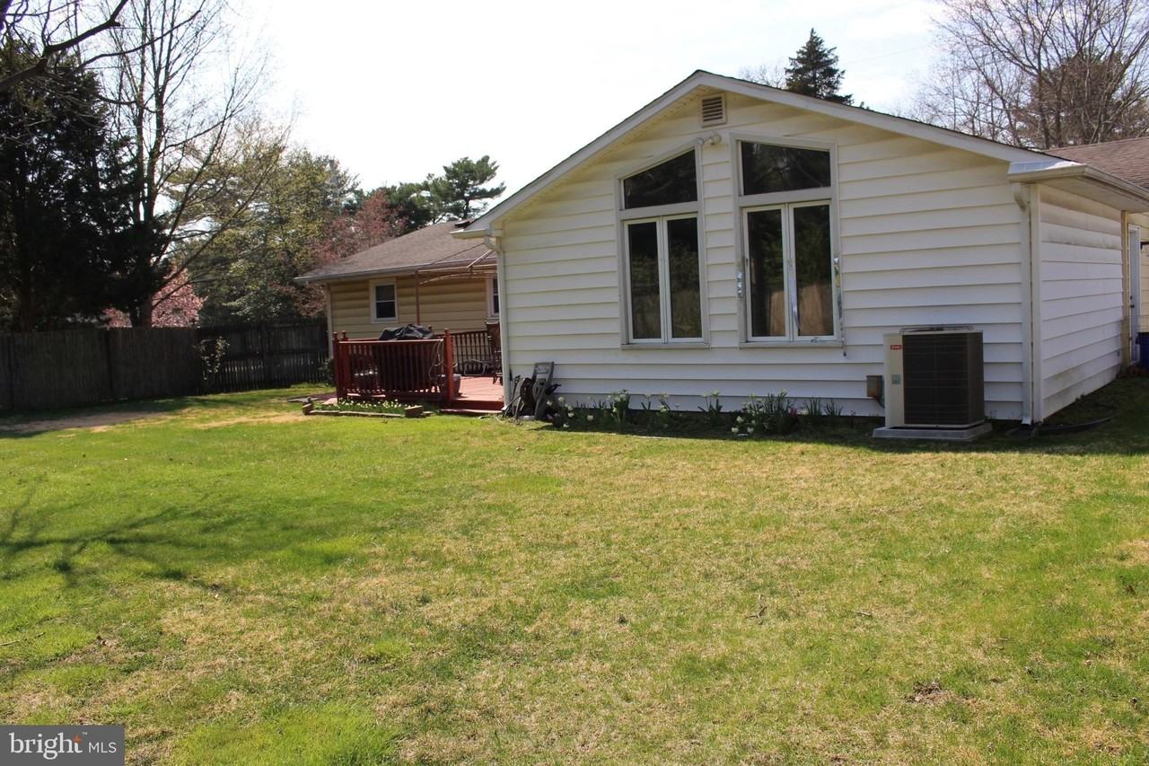 112 Harvard Road North - Photo 2 of 24