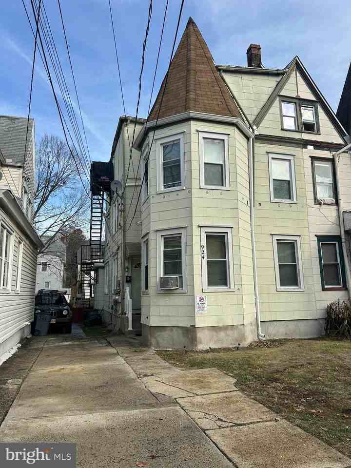 924 Carteret Avenue #3 - Photo 2 of 7