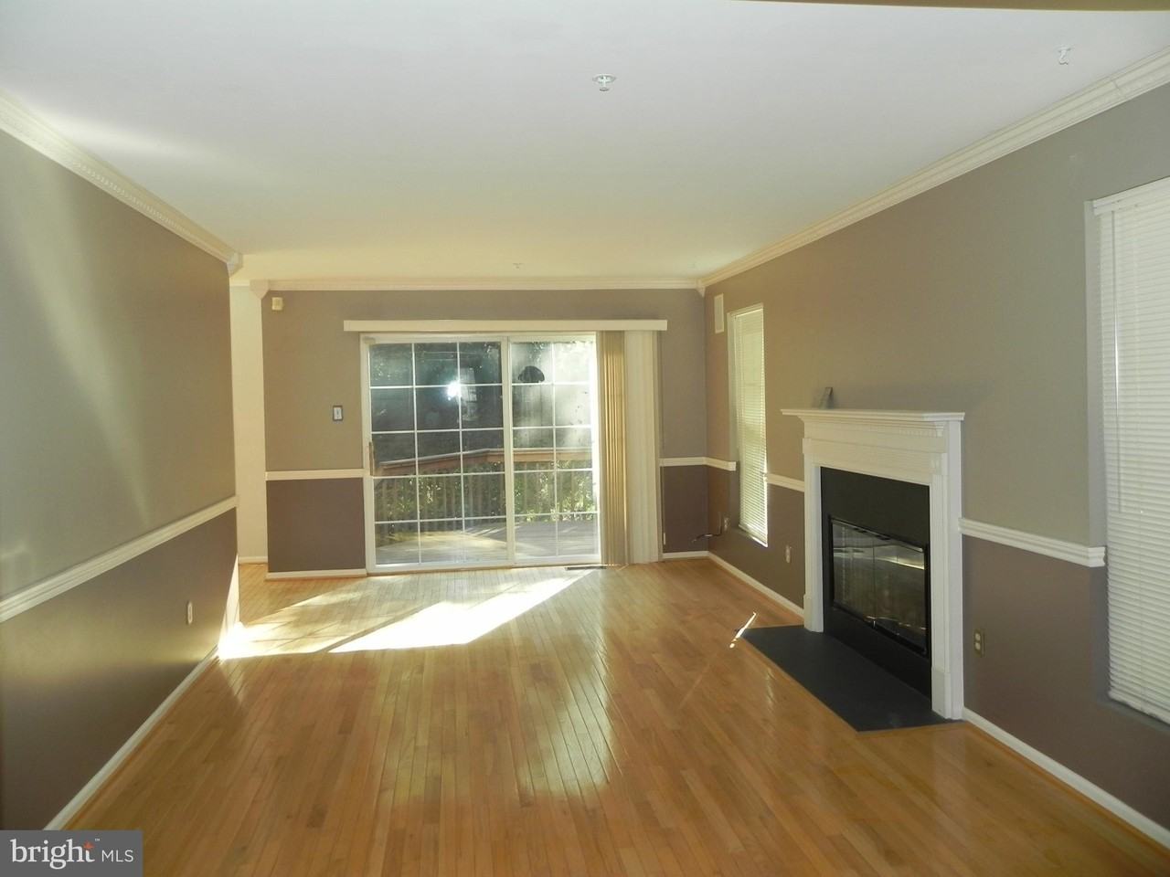 33 Hampton Court - Photo 3 of 19