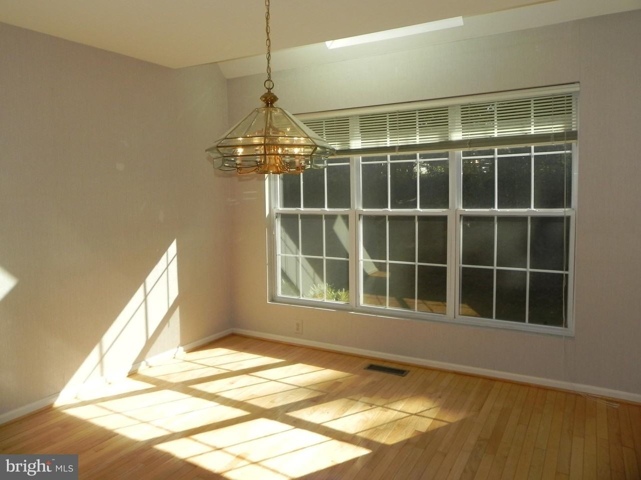 33 Hampton Court - Photo 6 of 19