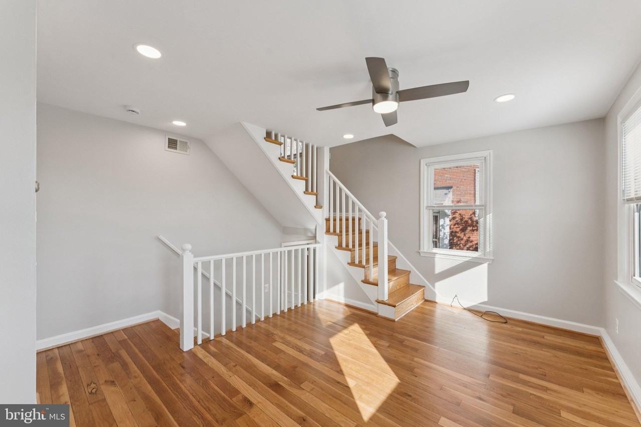 3621 Kemper Rd - Photo 5 of 22