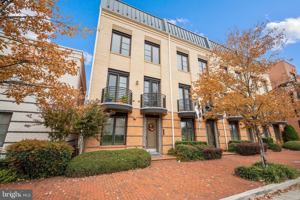 featured image of 710 E Howell Ave