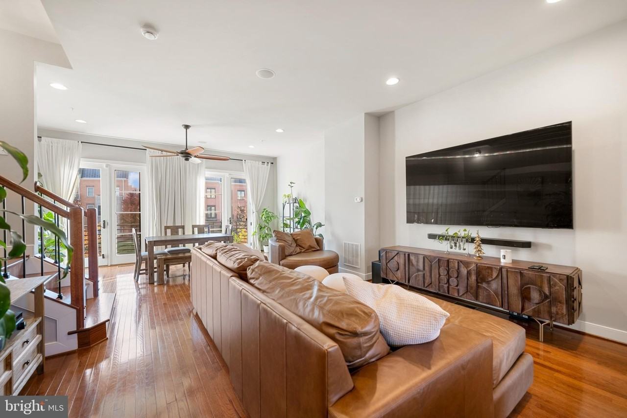 710 E Howell Ave - Photo 6 of 43