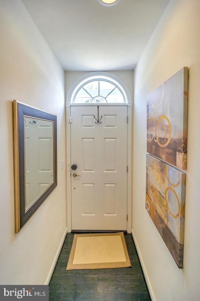 1113 Nolan St - Photo 2 of 17