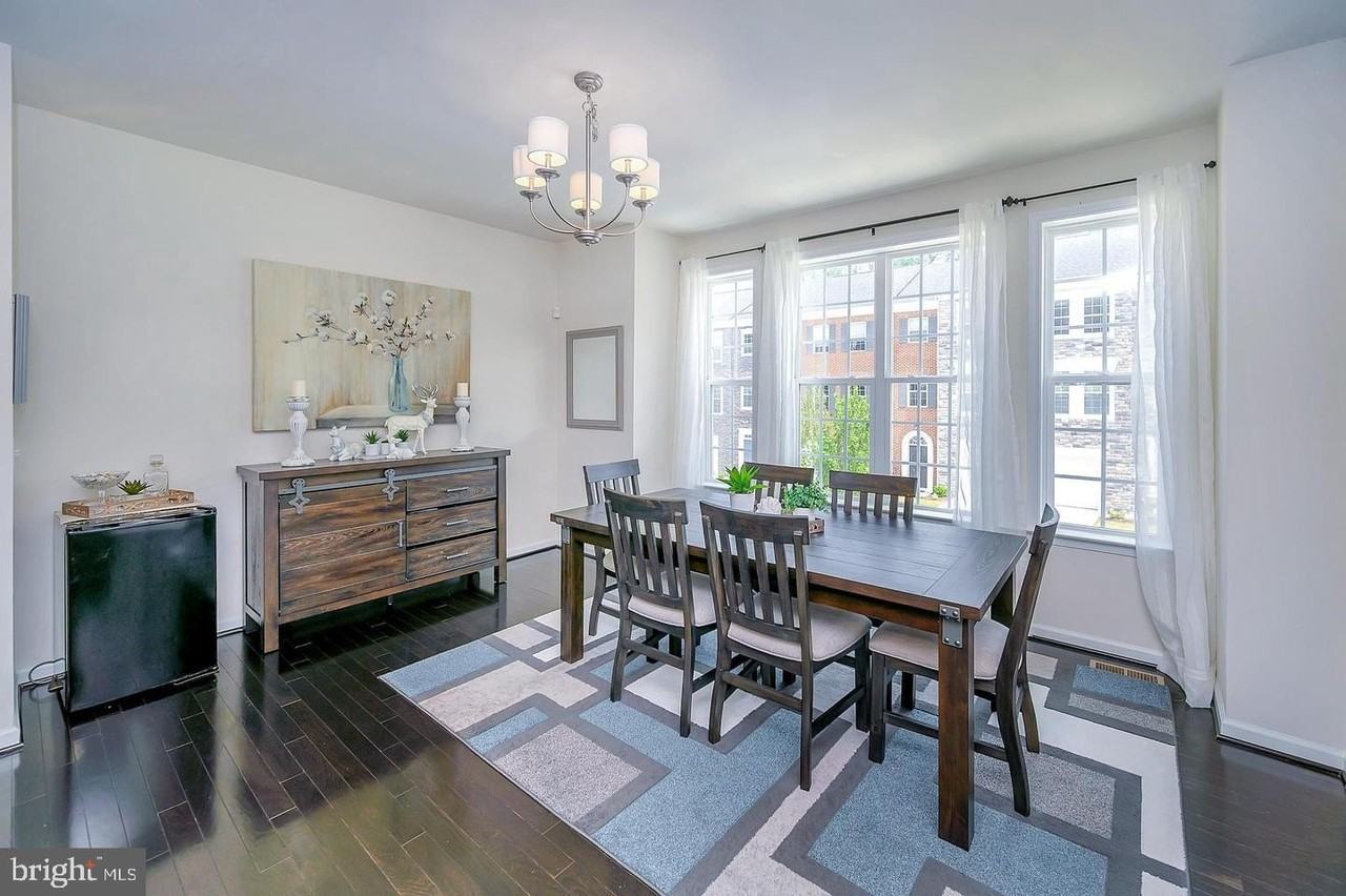 1113 Nolan St - Photo 6 of 17