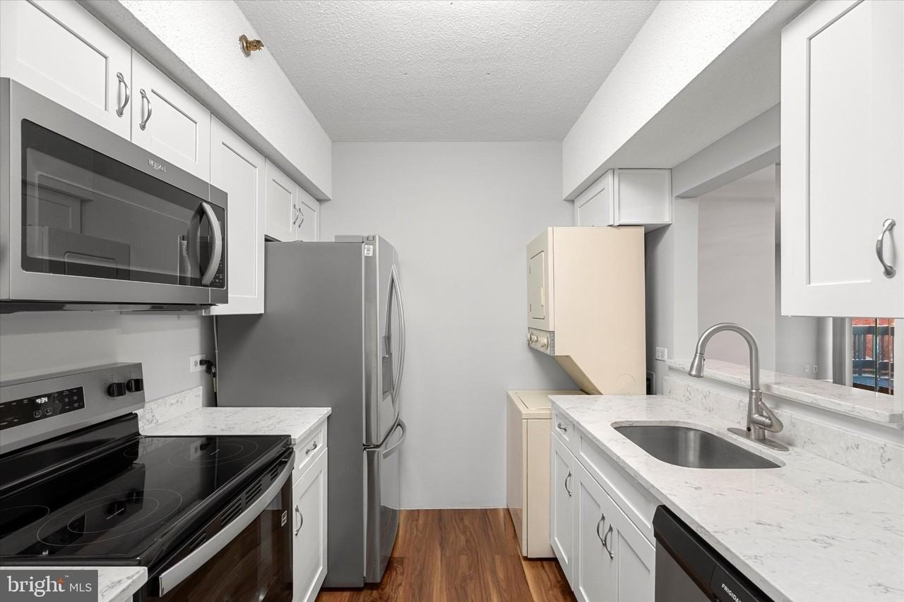 5505 Seminary Rd Apt 408n #408N - Photo 4 of 31