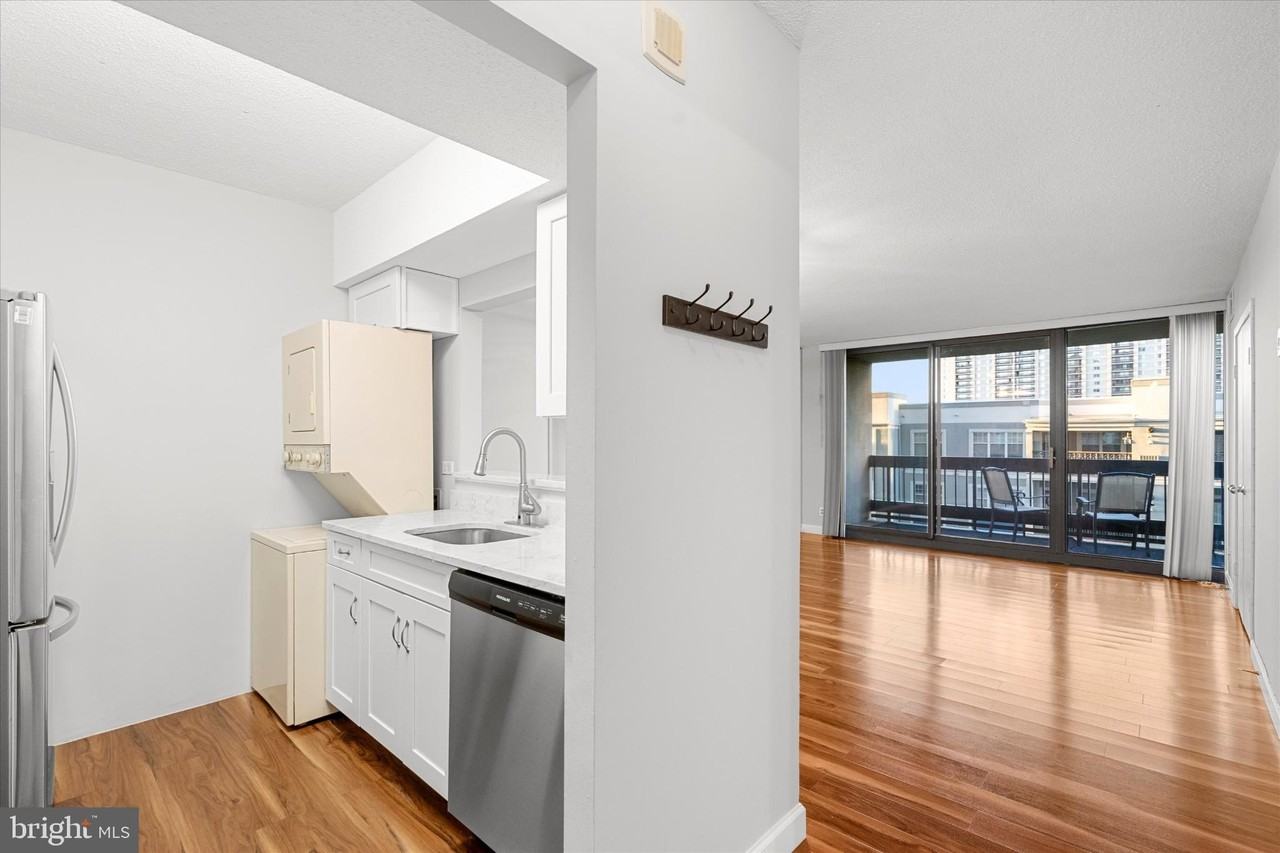 5505 Seminary Rd Apt 408n #408N - Photo 6 of 31