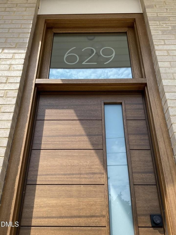 629 N Queen St - Photo 3 of 50