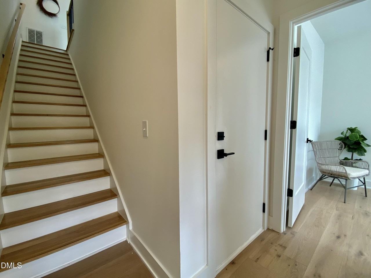 629 N Queen St - Photo 4 of 50