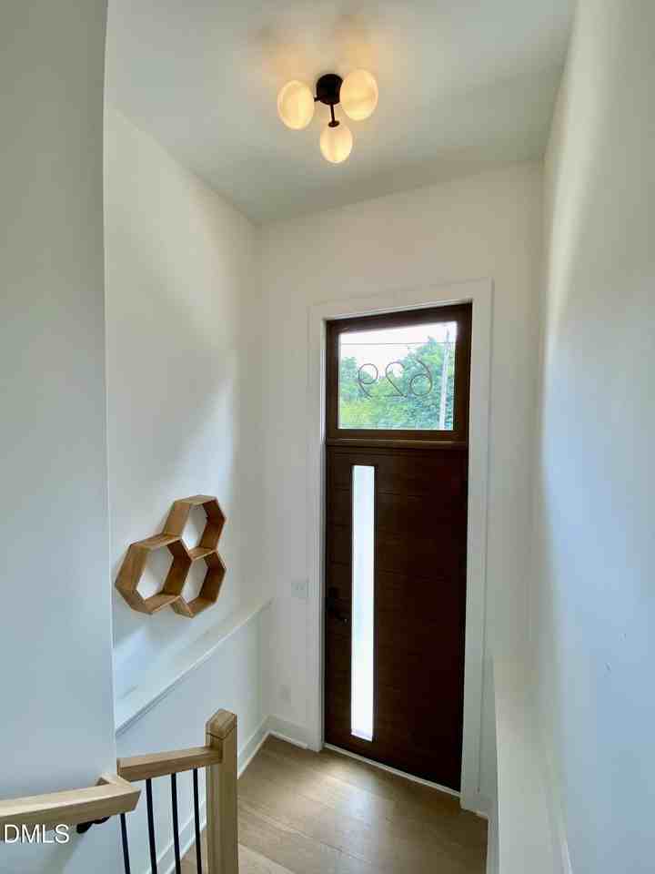 629 N Queen St - Photo 5 of 50