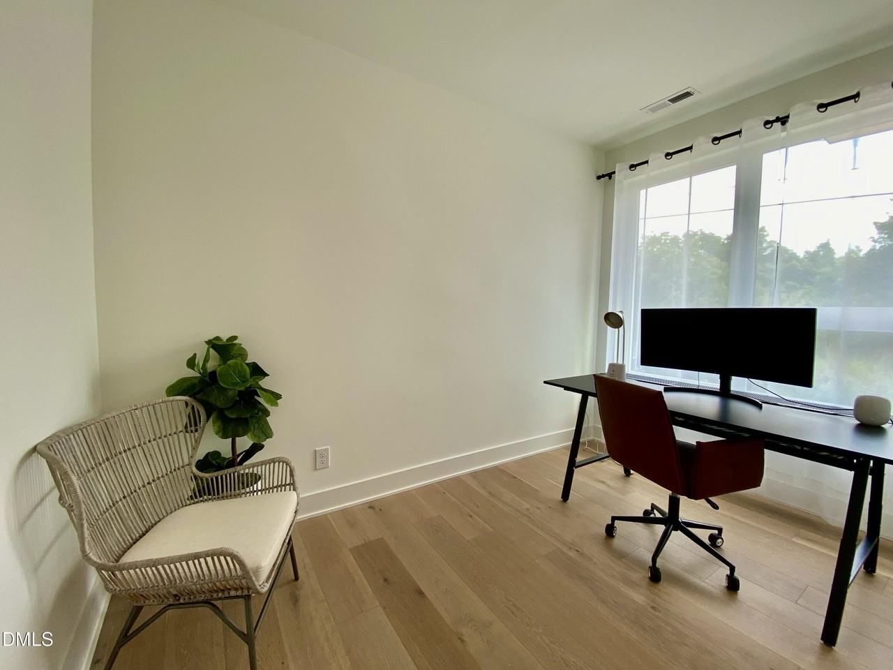 629 N Queen St - Photo 7 of 50