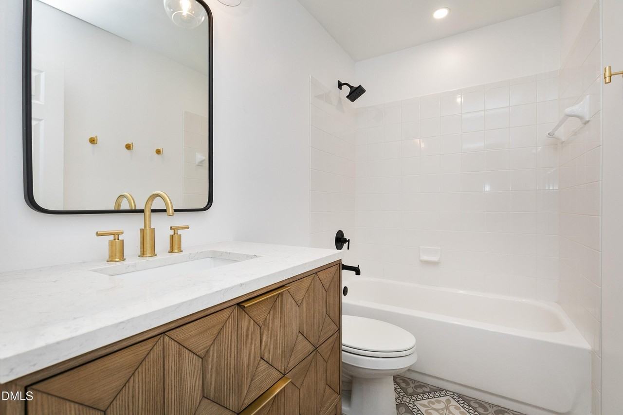 100 Kirkeenan Circle - Photo 3 of 40