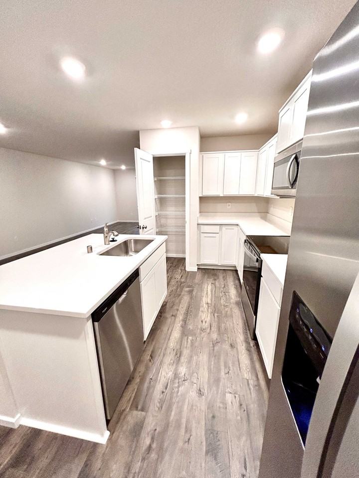 10407 Ne 119th Ave - Photo 7 of 25