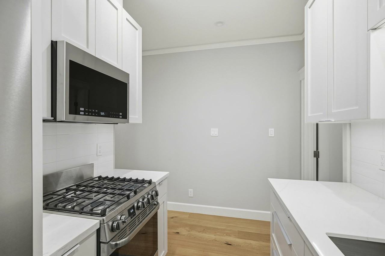 1550 Hayes St #3 - Photo 6 of 25